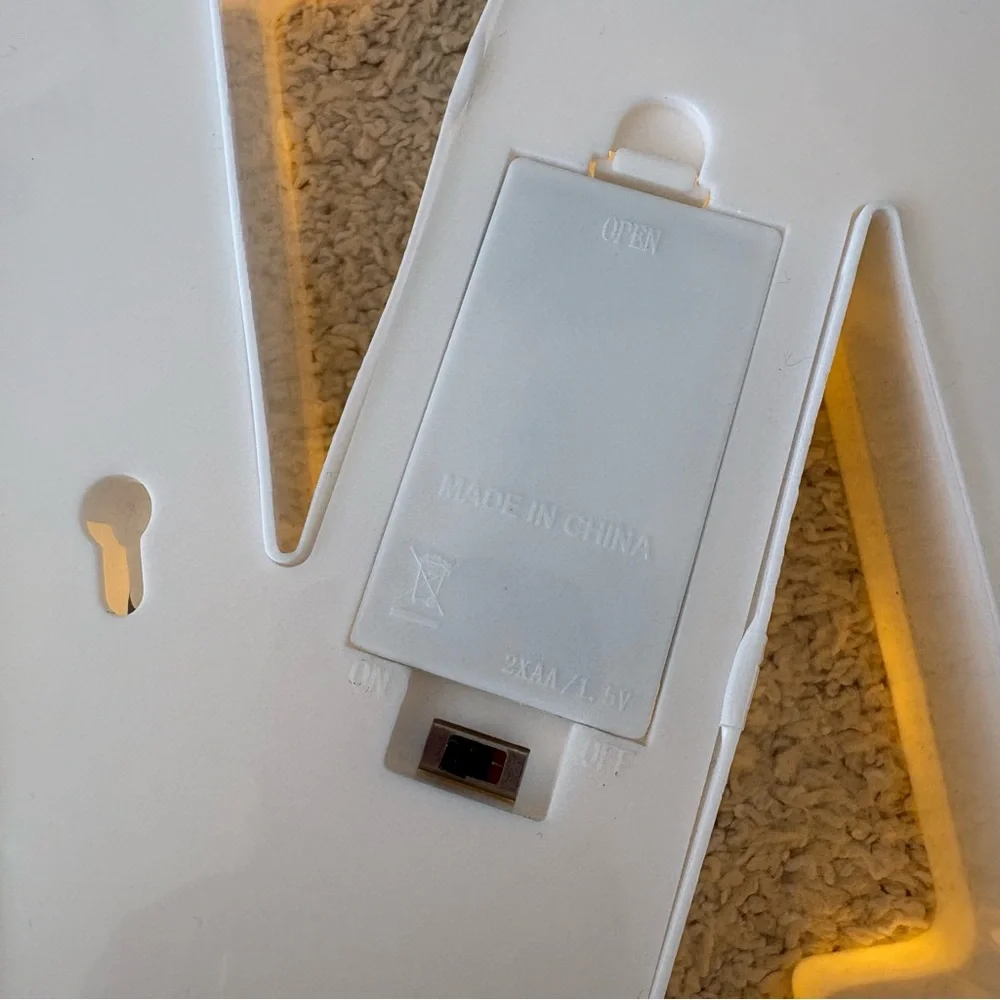 Light Up White Letter N Marquee Light - Picture 10 of 11